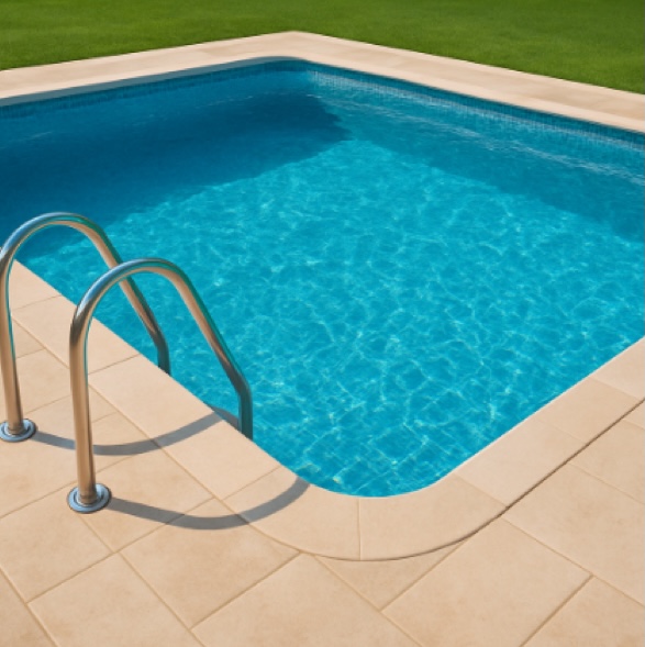 Agua cristalina de piscina mantenida por Anautilus